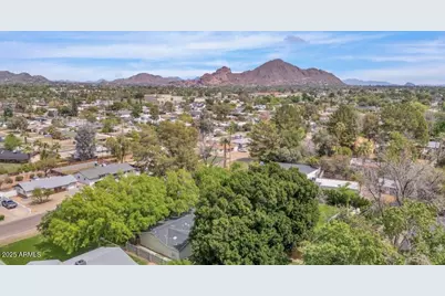 3229 E Clarendon Avenue E, Phoenix, AZ 85018 - Photo 20