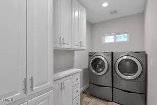 3229 E Clarendon Ave E, Phoenix, AZ 85018 - Photo 16