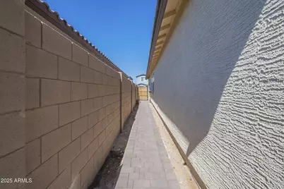 15551 W Kendall Street, Goodyear, AZ 85338 - Photo 36