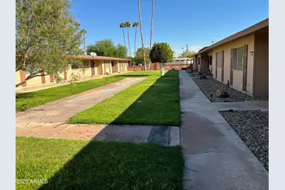 10889 W Santa Fe Drive, Sun City, AZ 85351 - Photo 2