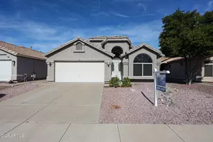 922 E Blackhawk Dr, Phoenix, AZ 85024 - Photo 2