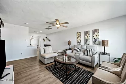 8050 N 11th Place, Phoenix, AZ 85020 - Photo 2