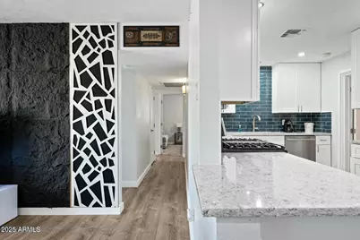 8050 N 11th Place, Phoenix, AZ 85020 - Photo 12