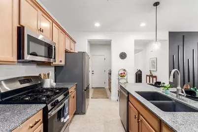 10370 W Alyssa Lane, Peoria, AZ 85383 - Photo 14