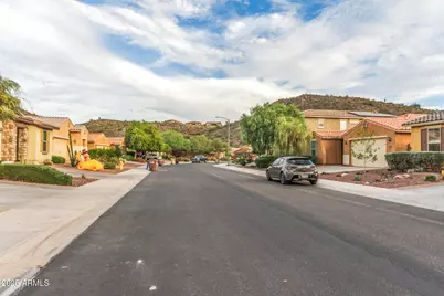 10370 W Alyssa Lane, Peoria, AZ 85383 - Photo 4