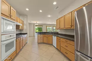 20781 N King Point Dr, Surprise, AZ 85387 - Photo 8