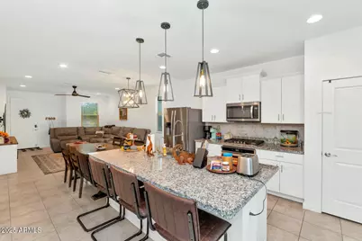 4531 W Greenleaf Drive, San Tan Valley, AZ 85144 - Photo 8