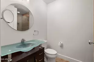 2211 E Camelback Rd, Phoenix, AZ 85016 - Photo 24