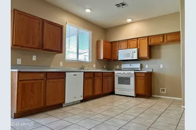16022 W Grant Street, Goodyear, AZ 85338 - Photo 6