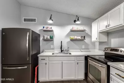 3646 N 67th Avenue #64, Phoenix, AZ 85033 - Photo 6