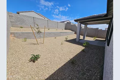 18267 W Daley Lane, Surprise, AZ 85387 - Photo 4