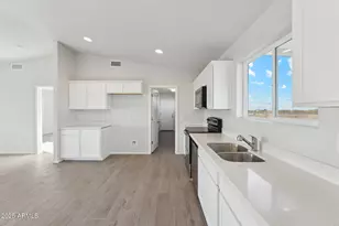 25318 S 193rd Ave, Buckeye, AZ 85326 - Photo 8