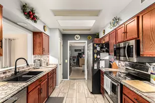 9517 W Indian Hills Dr, Sun City, AZ 85351 - Photo 14