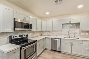 231 W Desert Dr, Phoenix, AZ 85041 - Photo 10