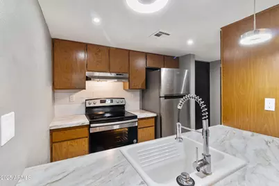 3033 E Devonshire Avenue #1016, Phoenix, AZ 85016 - Photo 2