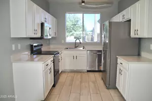 15345 W Port Royale Ln, Surprise, AZ 85379 - Photo 8