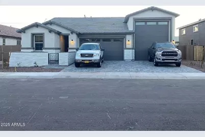 913 S 107th Drive, Avondale, AZ 85323 - Photo 2