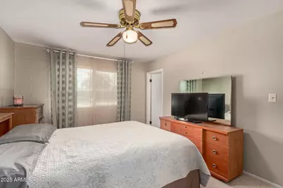 11054 N Coggins Drive, Sun City, AZ 85351 - Photo 12