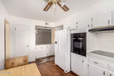 11054 N Coggins Drive, Sun City, AZ 85351 - Photo 4