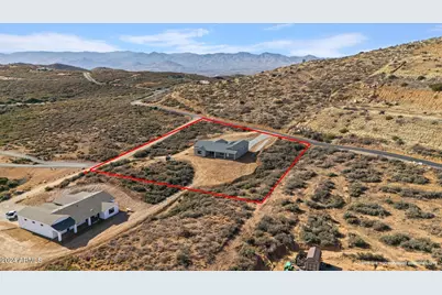 635 S Grant Woods Parkway, Dewey, AZ 86327 - Photo 2