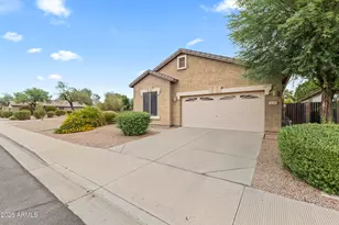 2660 E Hulet Dr, Chandler, AZ 85225 - Photo 1