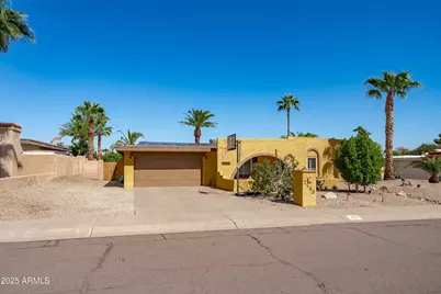 2440 E Yucca Street, Phoenix, AZ 85028 - Photo 2