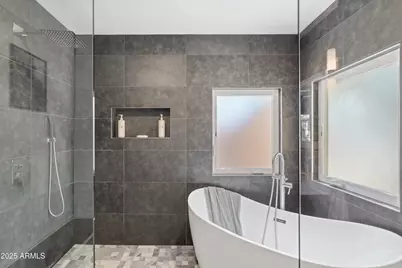 2440 E Yucca Street, Phoenix, AZ 85028 - Photo 28