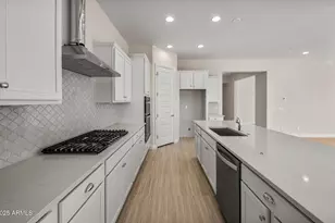 24822 N 169th Dr, Surprise, AZ 85387 - Photo 18