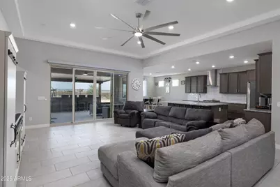 18493 W Hiddenview Drive, Goodyear, AZ 85338 - Photo 10