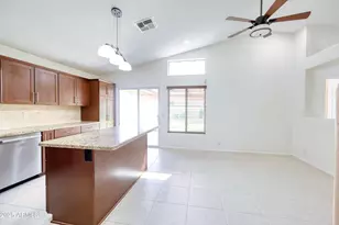 3211 E Menadota Dr, Phoenix, AZ 85050 - Photo 10