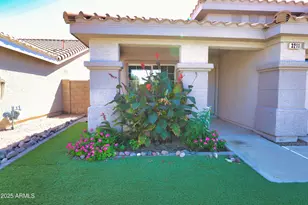 3211 E Menadota Dr, Phoenix, AZ 85050 - Photo 4