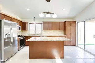 3211 E Menadota Dr, Phoenix, AZ 85050 - Photo 18