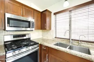 3211 E Menadota Dr, Phoenix, AZ 85050 - Photo 12