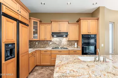 213 E Summerside Road, Phoenix, AZ 85042 - Photo 10