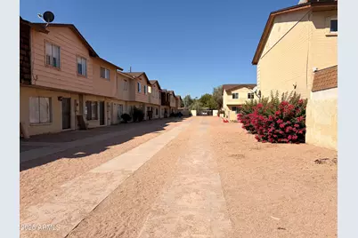 3605 W Bethany Home Road #17, Phoenix, AZ 85019 - Photo 2