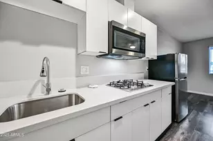 3025 N 32nd St, Phoenix, AZ 85018 - Photo 8