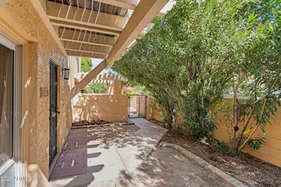 10414 N 10th Street #1, Phoenix, AZ 85020 - Photo 2