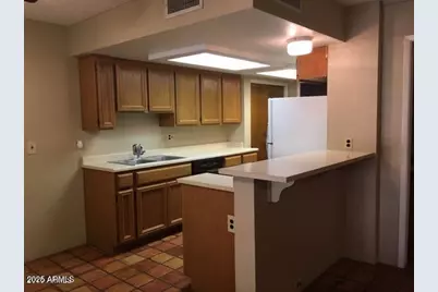 10424 N 11th Place #2, Phoenix, AZ 85020 - Photo 8