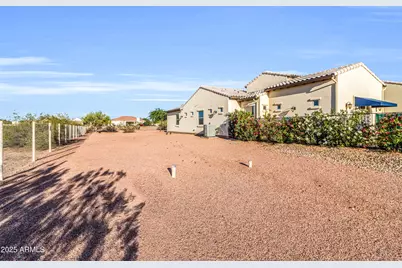 21736 W Desert Mirage Drive, Wittmann, AZ 85361 - Photo 16