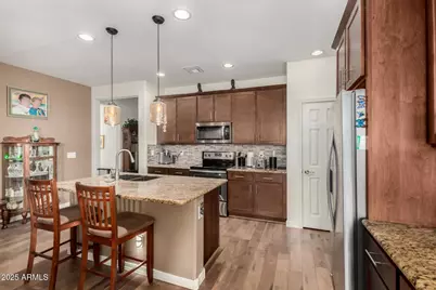 18263 W Cedarwood Lane, Goodyear, AZ 85338 - Photo 4