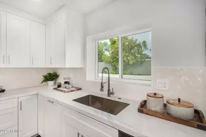 5212 E Gelding Drive, Scottsdale, AZ 85254 - Photo 6