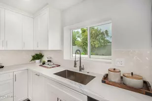 5212 E Gelding Dr, Scottsdale, AZ 85254 - Photo 6