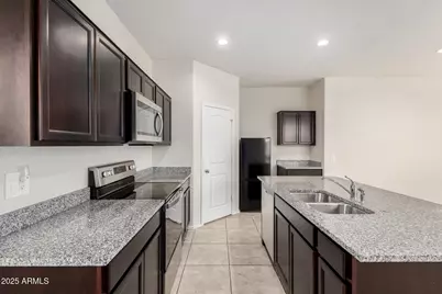 36637 W Santa Barbara Avenue, Maricopa, AZ 85138 - Photo 10