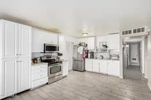 12814 N 29th Dr, Phoenix, AZ 85029 - Photo 10