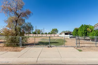 15826 N Desert Sage Street #30, Surprise, AZ 85378 - Photo 2
