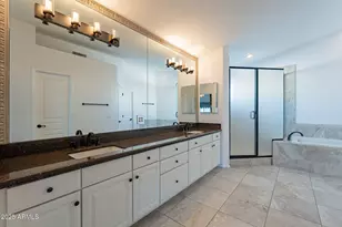 7240 N Dreamy Draw Dr, Phoenix, AZ 85020 - Photo 18