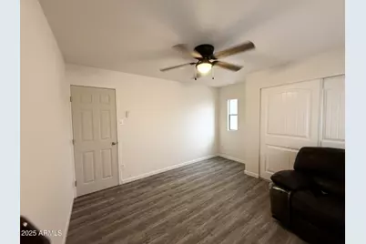 8595 N 71st Avenue #111, Glendale, AZ 85301 - Photo 10