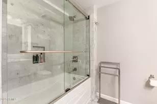 7161 E Rancho Vista Dr, Scottsdale, AZ 85251 - Photo 20