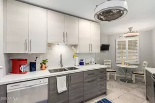 10520 W Ocotillo Dr, Sun City, AZ 85373 - Photo 8