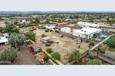 2237 E Desert Lane, Phoenix, AZ 85042 - Photo 2